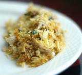stekt ris med kyckling och ägg