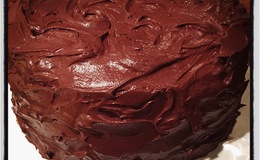 Tung og mørk sjokoladekake
