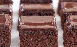 4 Ingredienst Chocolate Cake