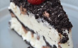 Frozen oreo cheesecake