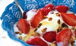 Yoghurt med jordgubbar