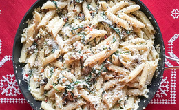Krämig pasta med svamp och baby spenat ricotta