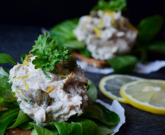 Cremet tunmousse med ricotta og æg