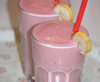 Mættende jordbær/banan smoothie