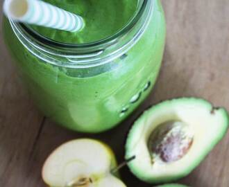 Avocado smoothie med æble og spinat