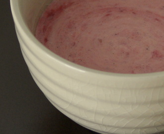 Frisk jordbær-rabarber yoghurt - og et nyt ’must-have’ i mit køleskab