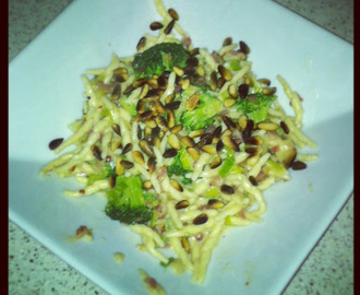 PASTA MED BROCCOLI OG BACON