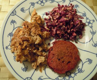 Rødbedebøffer, rødkålssalat og paté