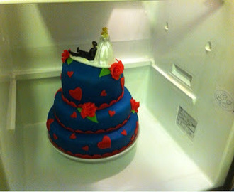 Bryllupskage med chokoladekage, lakrids- og hindbærmousse