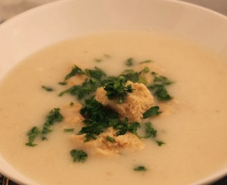 Jordskokkesuppe med torske-lakseboller