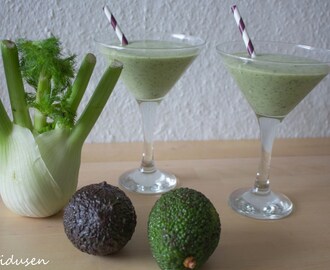 Greenie m. avocado, banan, edame bønner, fennikel og persille