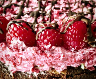 Brownie-Cheesecake med hindbærmousse