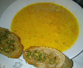 Gulerod-løgsuppe med hvidløgsbrød