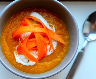 Cremet gulerodssuppe med ingefær