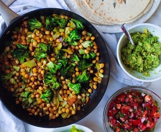 SUNDT MEXIKANSK MED BROCCOLI & KIKÆRTER