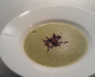 Broccolisuppe med bacontern