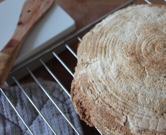 Brød i hævekurv