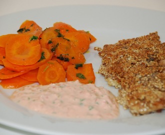 LCHF-panerede rødspættefileter med smørstegte gulerødder og haydari-dressing