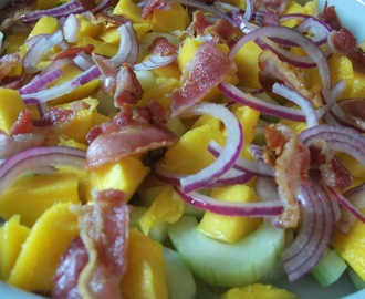 Salat med mango og agurk