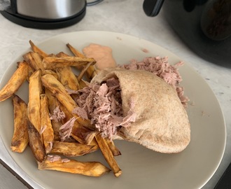 Pitabrød med tun og oksekød