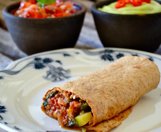 Tortillas med mexicansk fyld, tomatsalsa og guacamole