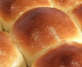 Thanksgiving bread rolls