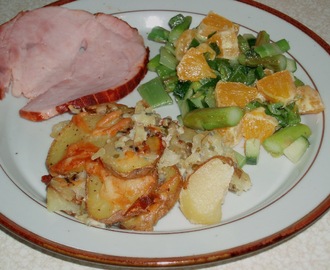 Kartoffelfad med Danablu og aspargessalat