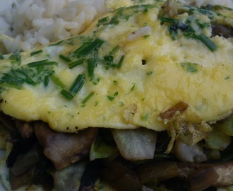 Omeletter med champignon-soya fyld og ris