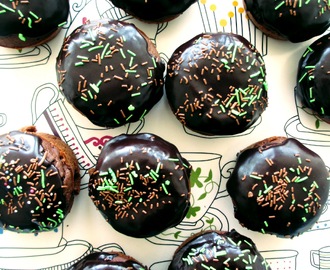 Chocolate and avocado cupcakes