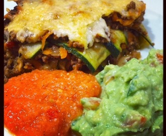 Mexicansk LCHF-lasagne med hjemmelavet grov guacamole og salsa
