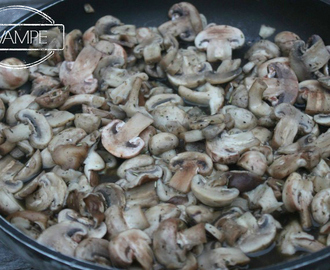 Stegte svampe med tørrede krydderurter