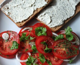 Enkel tomatsalat