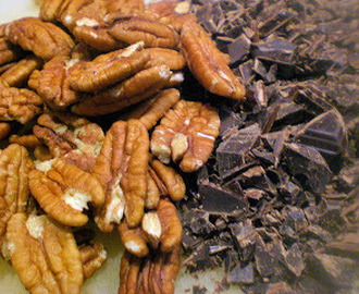 Suklaa-pekaanipähkinäpiiras