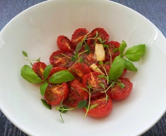Uunikuivatut tomaatit