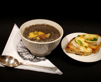 Black chantarelle soup