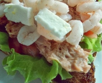 Easy tuna & shrimp toast / Helppo tonnikala & katkarapuleipä