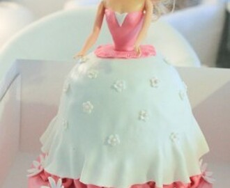 Barbie-kakku synttärisankarille!