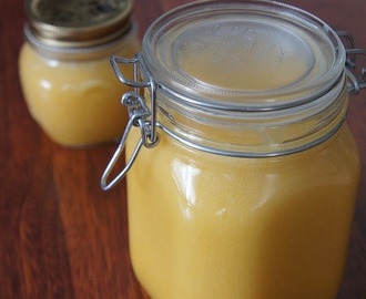 Homemade lemon curd