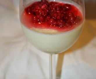 Valkosuklaa pannacotta