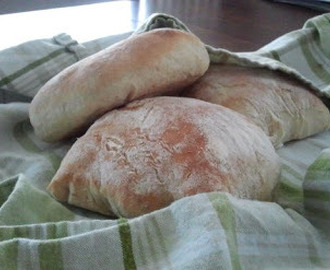 Rouheinen ciabatta