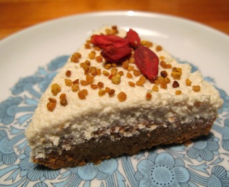 Raw carrot cake