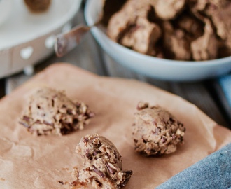 Tarviiko nää siis paistaa? – [cookie dough raakapallerot]