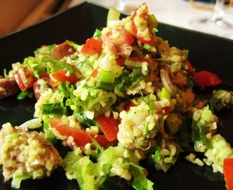 Salaattia: Tabouleh & Tonnikalaa
