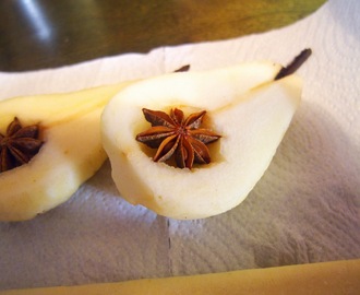 Tarte Tatin päärynästä, kinuskia ja saksanpähkinämoussea