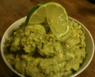 Guacamole ja tomaattisalsa