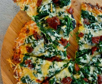 Pinaattipizza kukkakaalipohjalla / Cauliflower Crust Spinach White Pizza