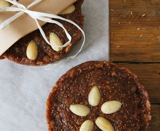 Pan de higo con almendras