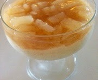 Semolino alla vaniglia con pere- Vaniljainen mannaherkku ja päärynäkompotti