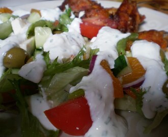 Feta-mandariini salaatti ja grillattu kana