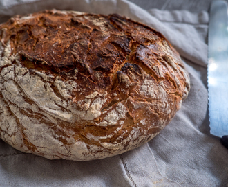 Rapea ja ilmava hapanjuurileipä